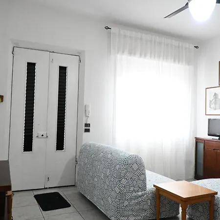 Se151 Marzocca, Comodo Bilocale Con Terrazzo * مارزوكا دي سينغاليا